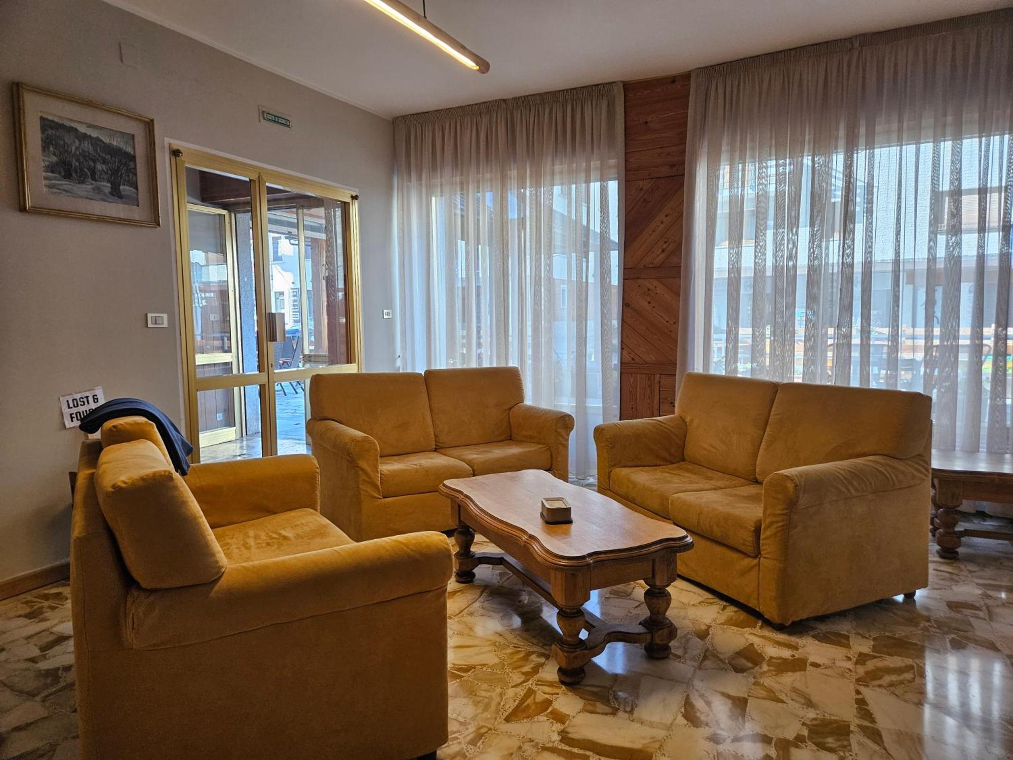 Hotel Holiday Debili Oulx المظهر الخارجي الصورة