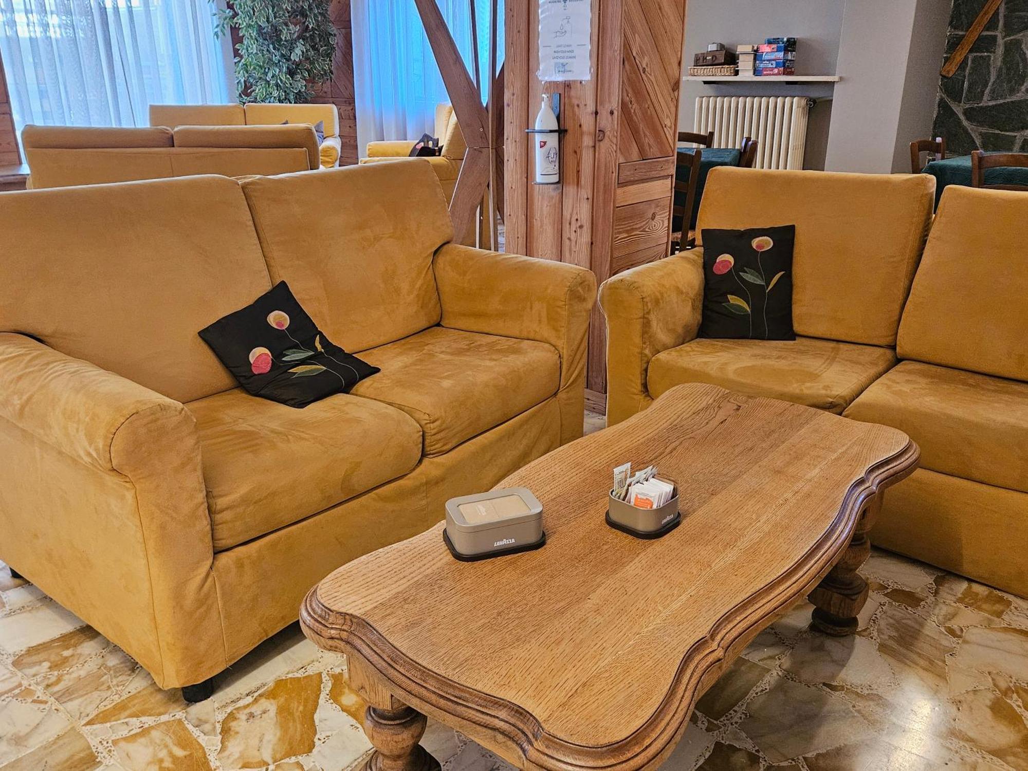 Hotel Holiday Debili Oulx المظهر الخارجي الصورة