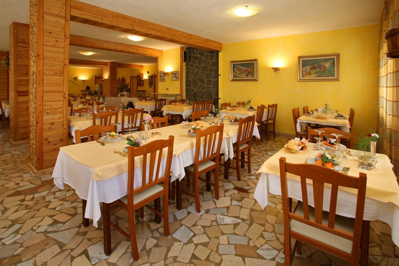 Hotel Holiday Debili Oulx المظهر الخارجي الصورة