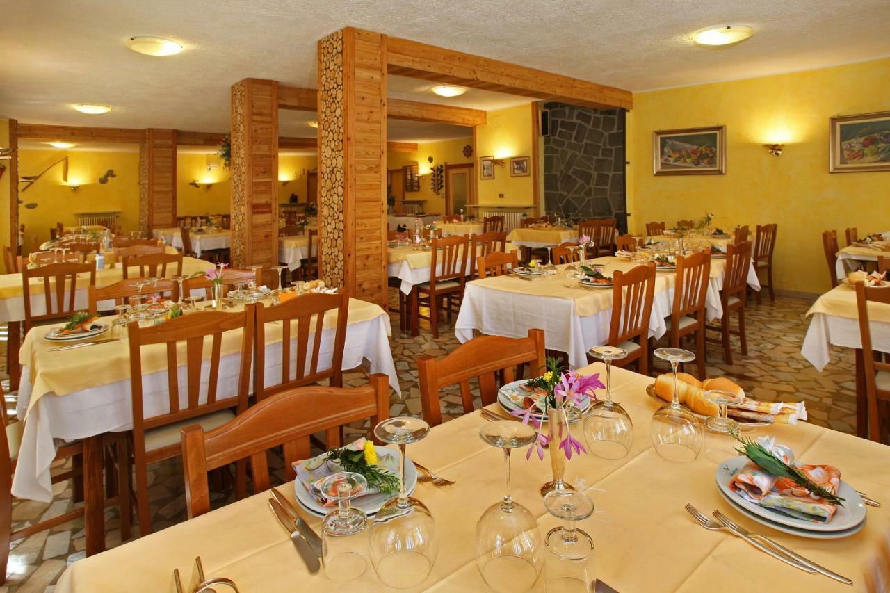 Hotel Holiday Debili Oulx المظهر الخارجي الصورة