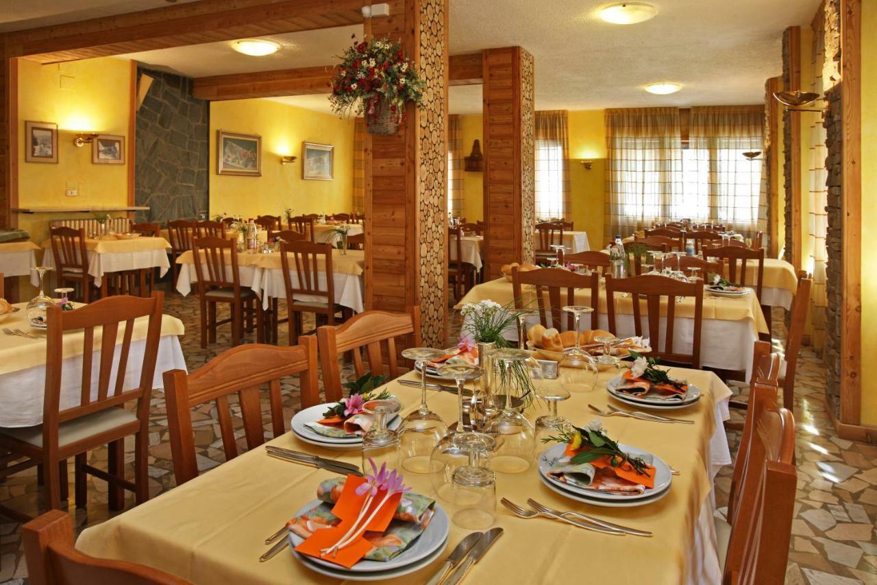 Hotel Holiday Debili Oulx المظهر الخارجي الصورة